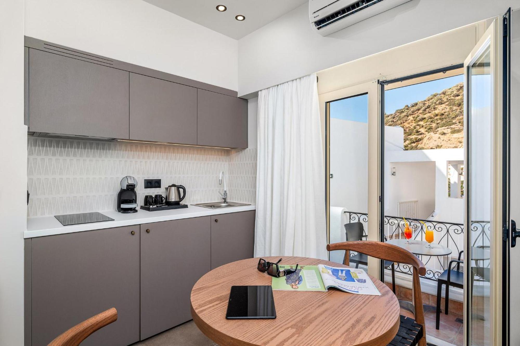 Glaros Hotel Apartment Agia Galini  Exterior photo