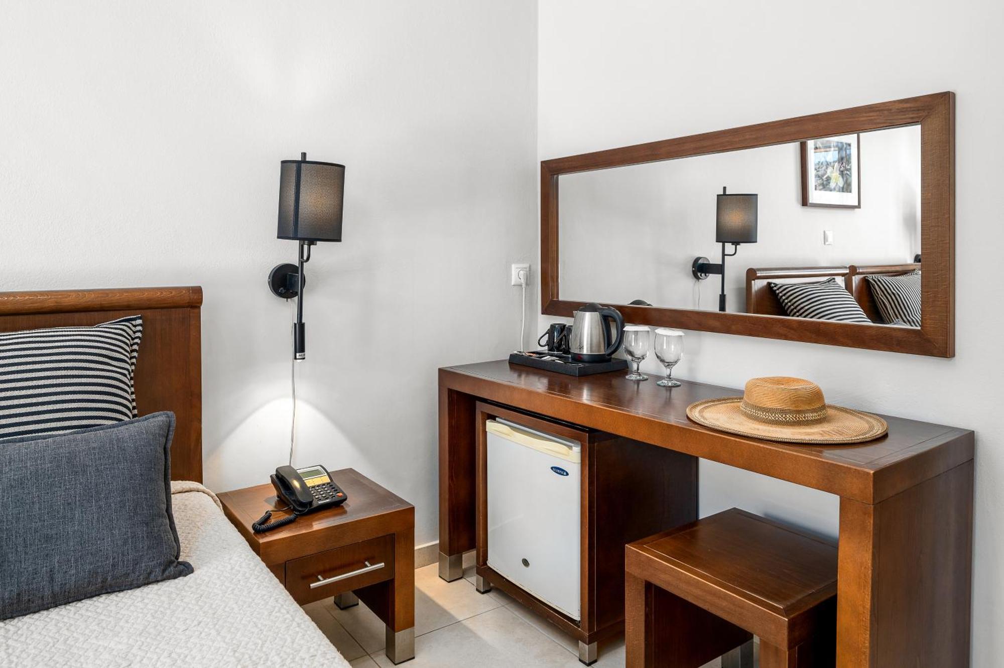 Glaros Hotel Apartment Agia Galini  Exterior photo